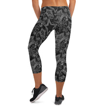Load image into Gallery viewer, Capri Leggings &quot;5 Star&quot;
